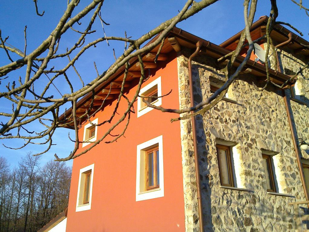 Azienda Agrituristica Risveglio Naturale Varese Ligure Exterior photo